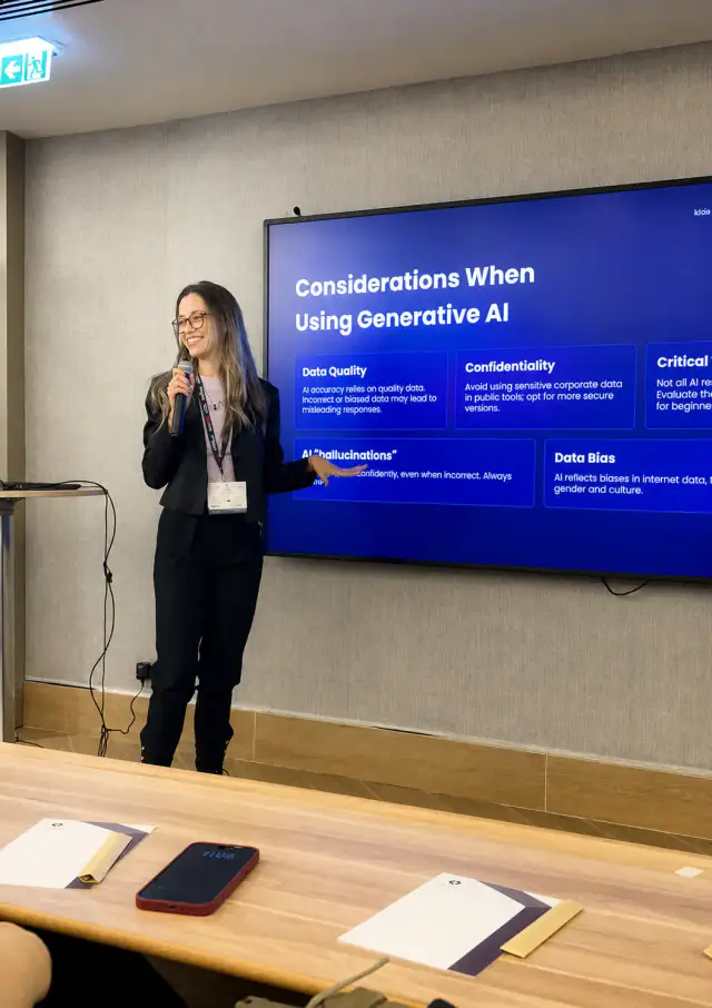 Palestra sobre o uso responsável de inteligência artificial generativa